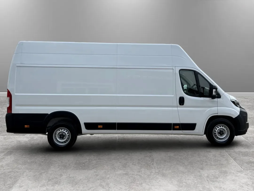 2026 Peugeot Boxer 2.2 BlueHDi 3.5t Heavy Professional Panel Van 5dr Diesel Manual L4 H3 Euro 6 (s/s) (140 ps) - Thumbnail 5