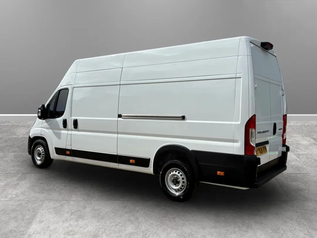 2026 Peugeot Boxer 2.2 BlueHDi 3.5t Heavy Professional Panel Van 5dr Diesel Manual L4 H3 Euro 6 (s/s) (140 ps) - Thumbnail 6