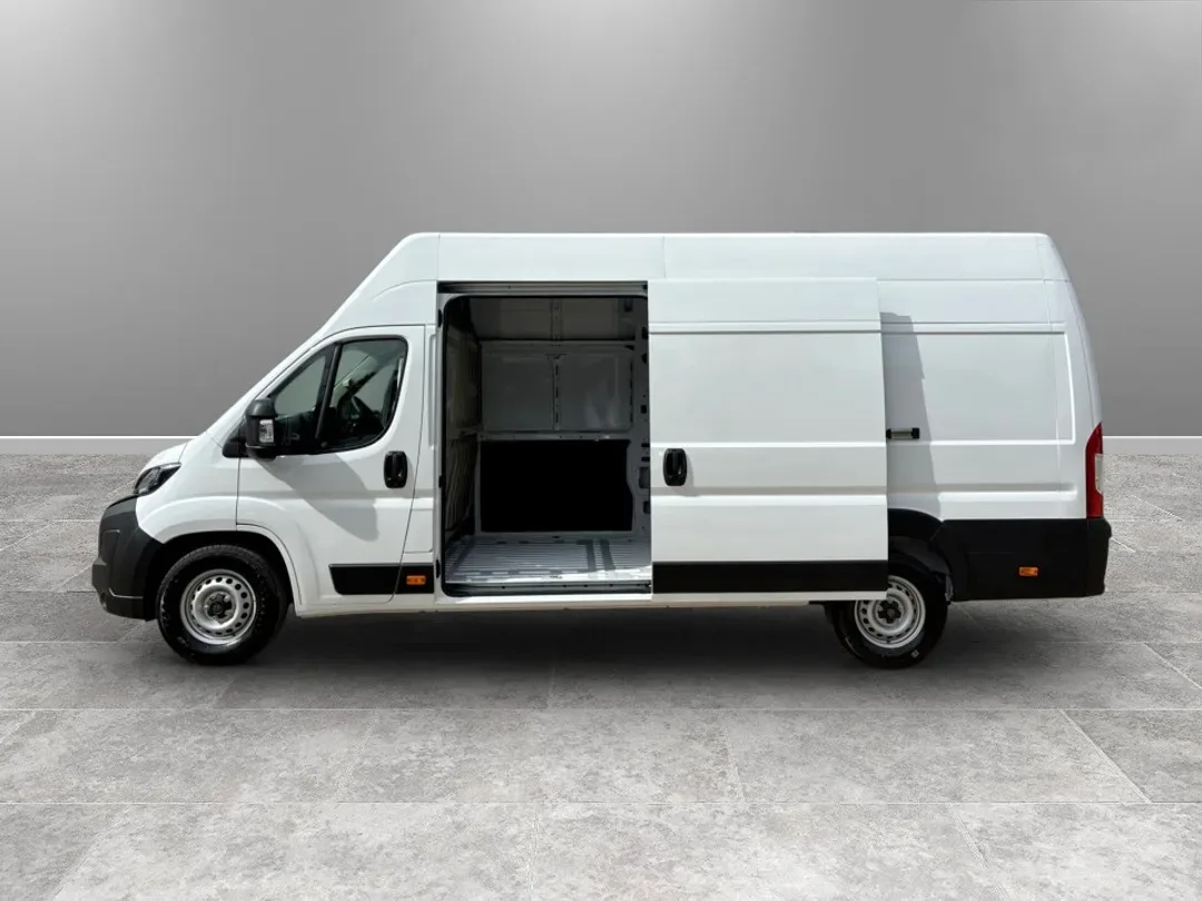 2026 Peugeot Boxer 2.2 BlueHDi 3.5t Heavy Professional Panel Van 5dr Diesel Manual L4 H3 Euro 6 (s/s) (140 ps) - Thumbnail 9