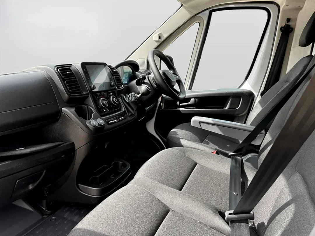 2026 Peugeot Boxer 2.2 BlueHDi 3.5t Heavy Professional Panel Van 5dr Diesel Manual L4 H3 Euro 6 (s/s) (140 ps) - Thumbnail 16