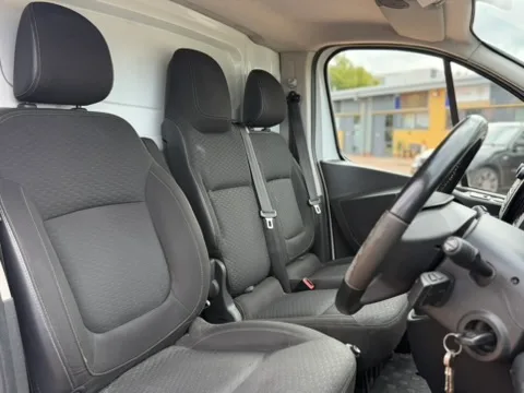 2018 Vauxhall Vivaro 2900 L2 H1 1.6 CDTi 120 Blue Injection - Thumbnail 8